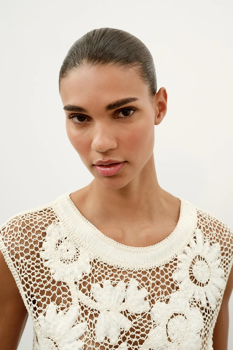 CROCHET FLORAL TOP