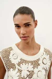 CROCHET FLORAL TOP