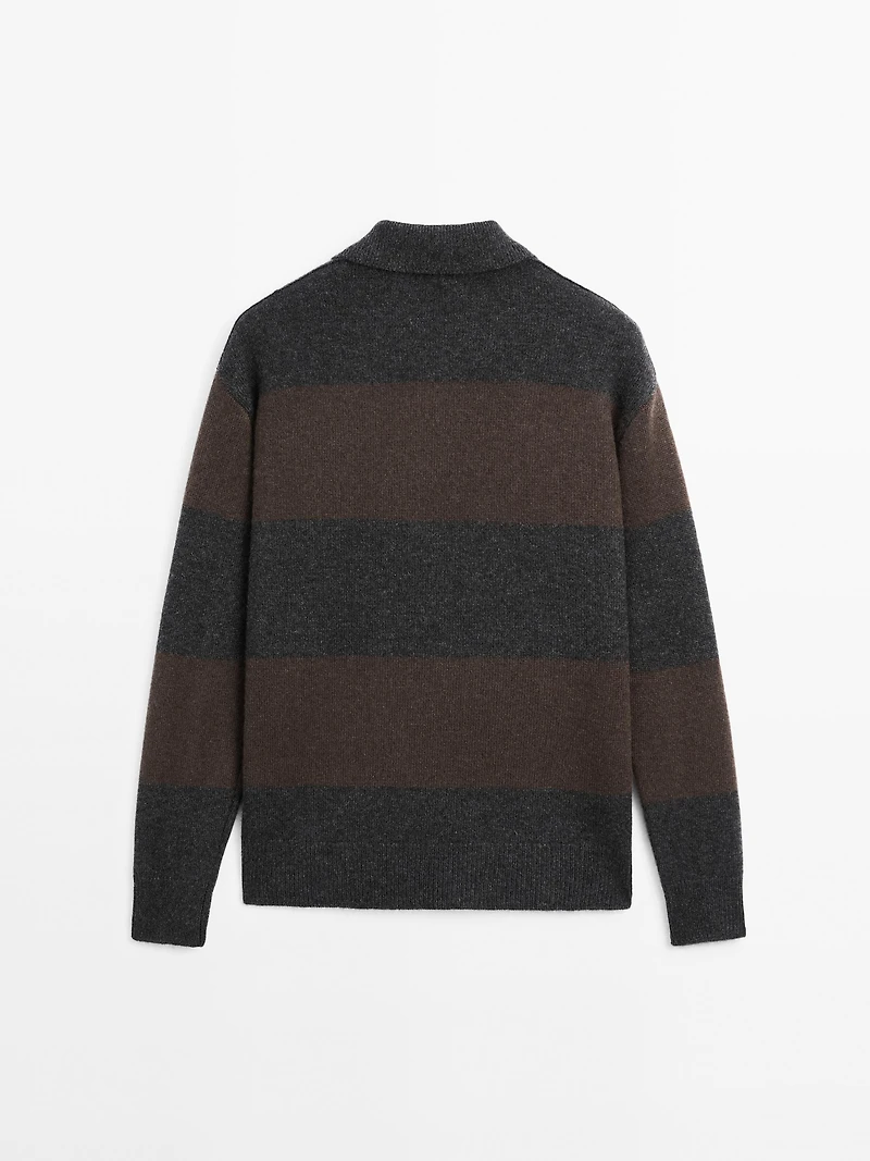 100% cashmere sweater with pocket detail