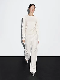 Long sleeve T-shirt with rounded hem