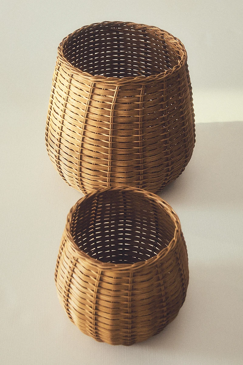 OVAL RATTAN BASKET