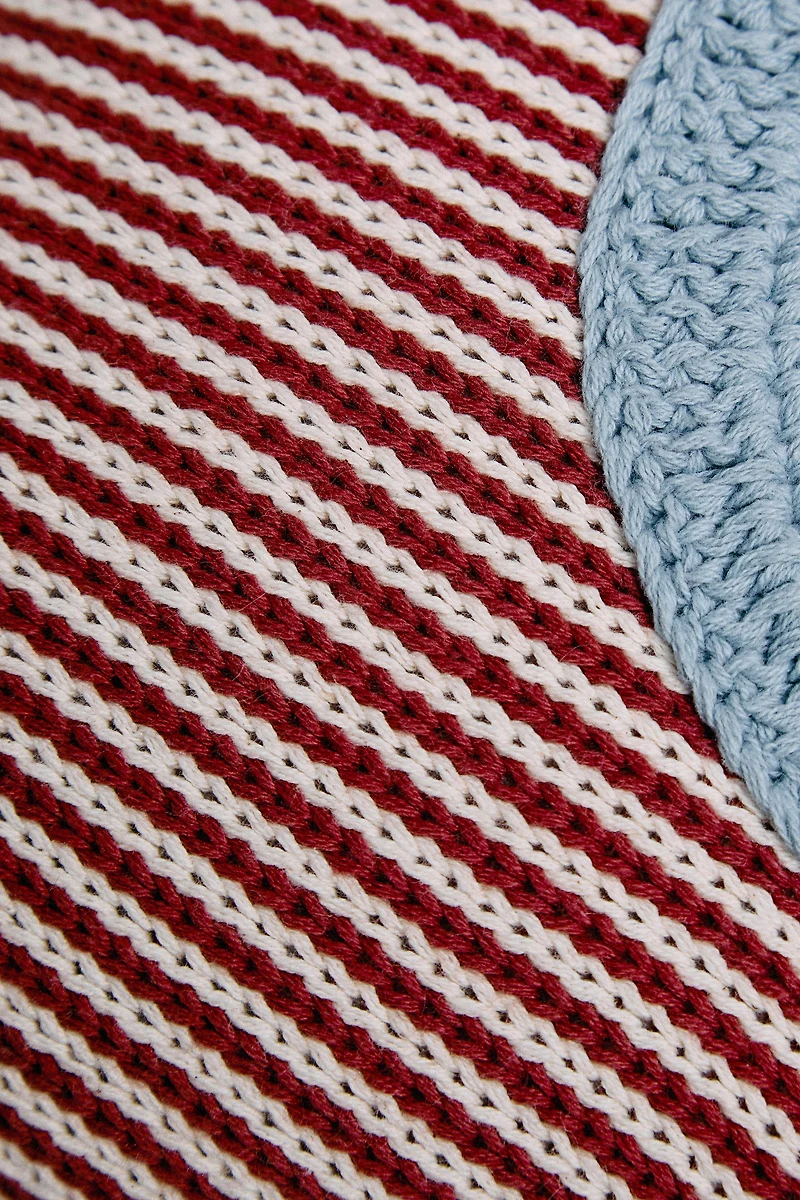 COUSSIN ENFANT BRODÉ LETTRE O
