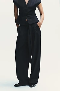 PLEATED BELTED PANTS