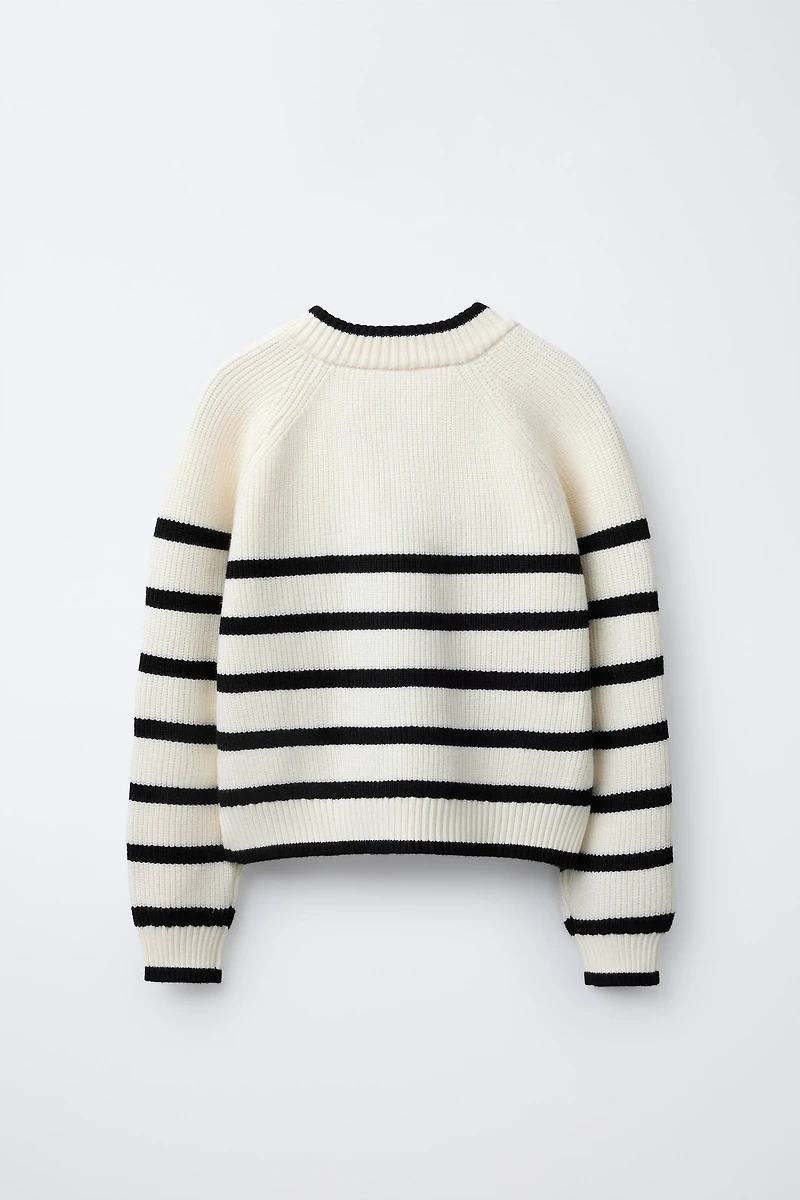 PULL EN MAILLE À RAYURES