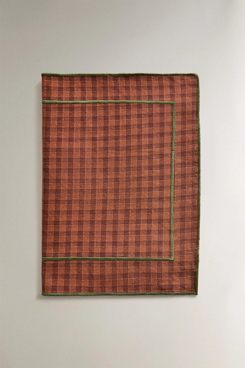 CHECK AND TOPSTITCHED PLACEMAT