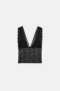 TOP COURT EN DENTELLE