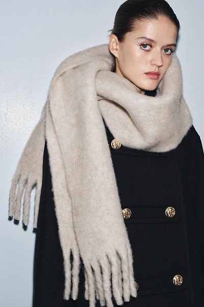 CHUNKY FRINGED SCARF