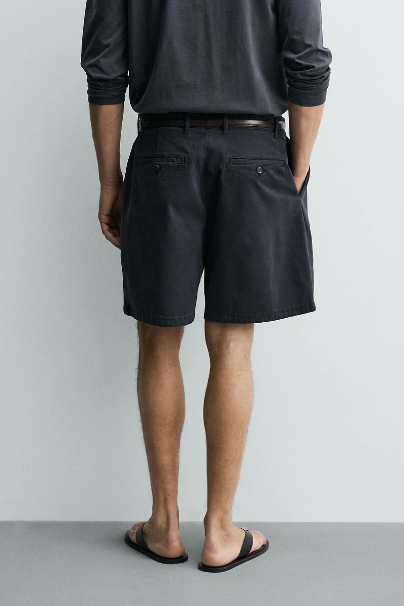 BERMUDA CHINO REGULAR FIT À PLIS