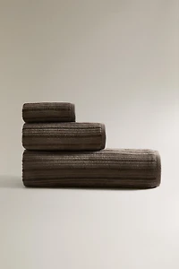 STRIPED TEXTURED VELOUR BATH TOWEL