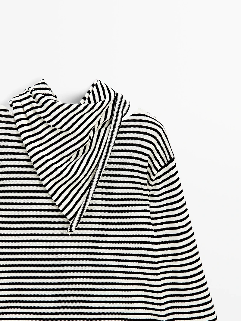 Striped sweater with bandana