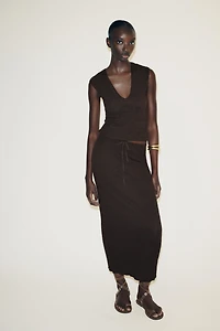 TEXTURED MIDI SKIRT