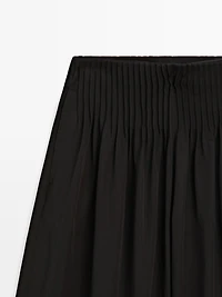 Flowing wide-leg pants
