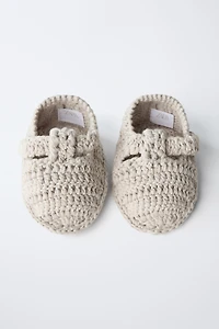 KNITTED BOOTIES