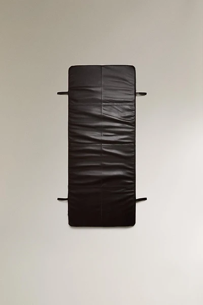 LEATHER SPORTS MAT