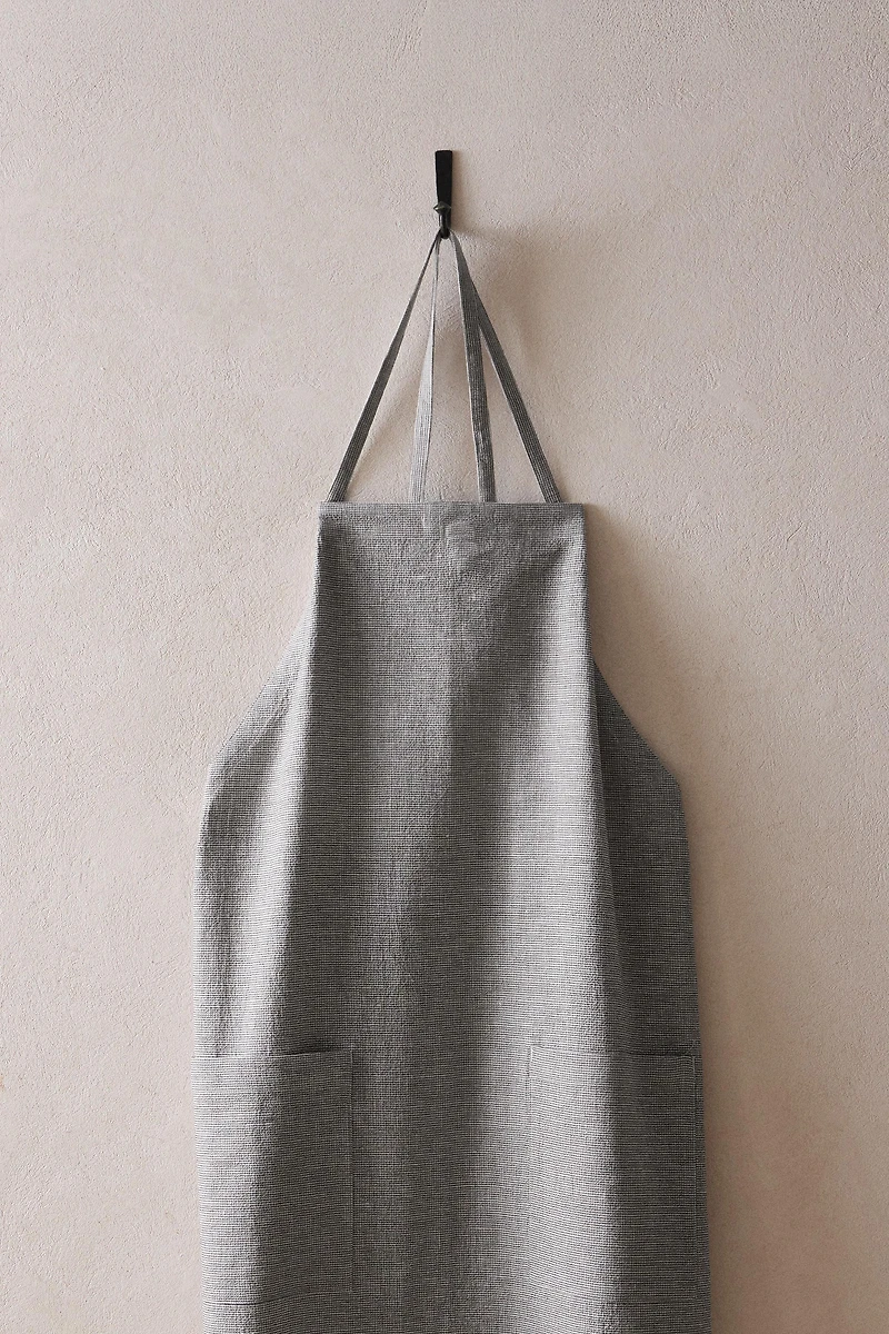 LINEN APRON
