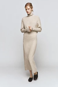 BATWING SLEEVE KNIT DRESS