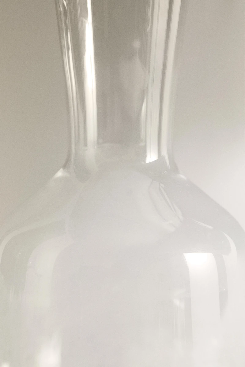 GLASS DECANTER