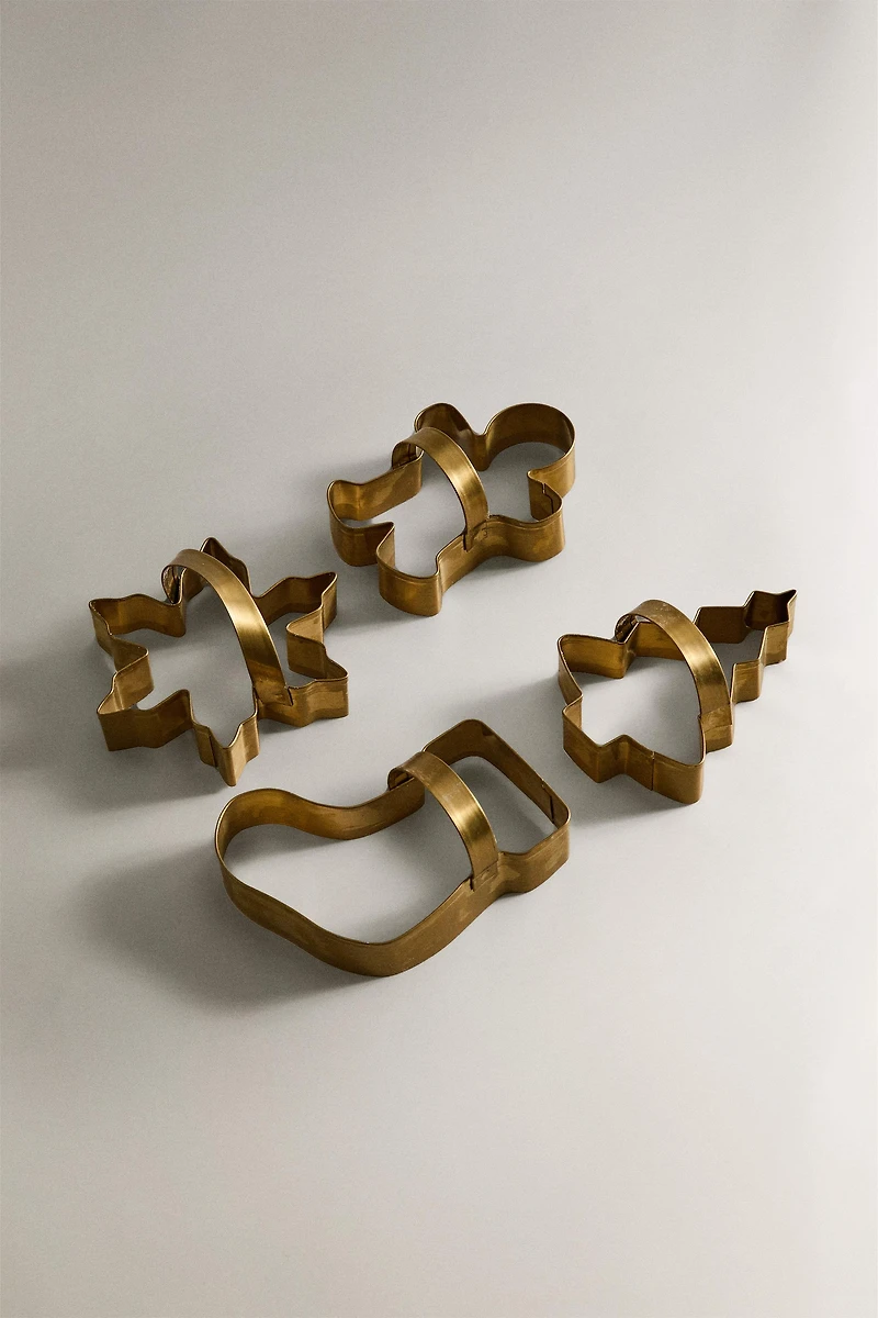 SET OF STEEL CHRISTMAS BAKING MOLDS (SET OF 4)