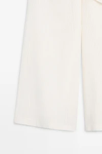 Total look textured skort