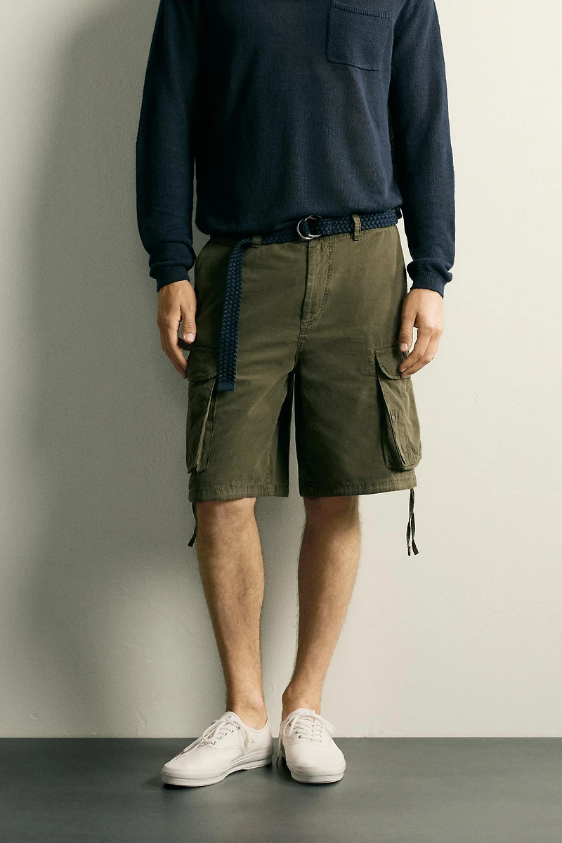 REGULAR FIT CARGO SHORTS WITH TABS