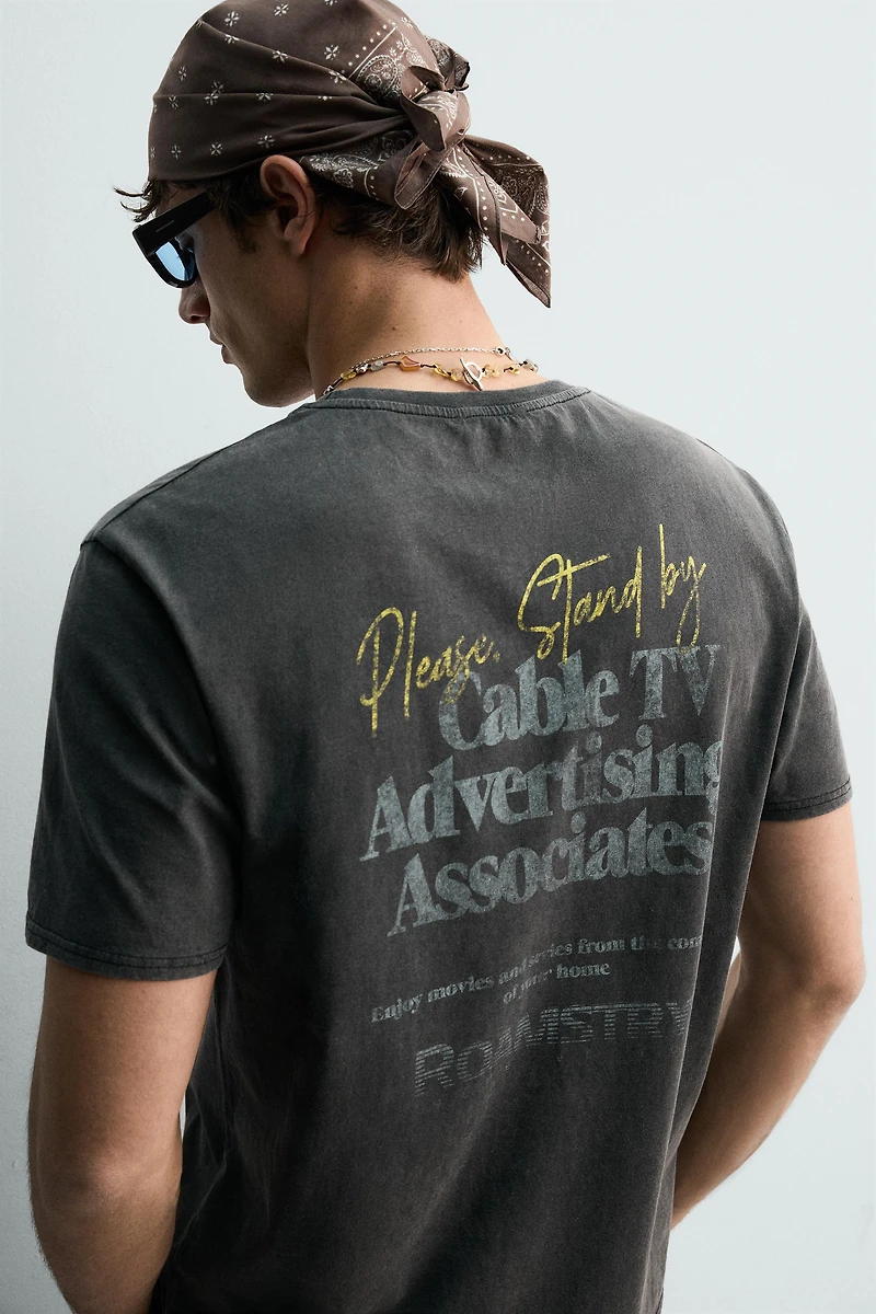 CONTRASTING TEXT WASHED T-SHIRT