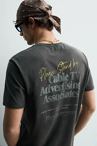 CONTRASTING TEXT WASHED T-SHIRT