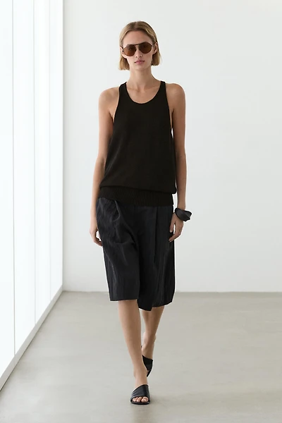 Sleeveless knit halter top