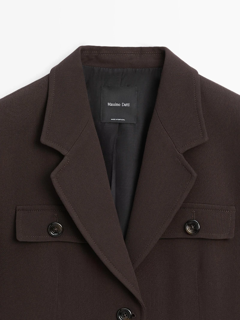 Blazer with pockets and lapel collar