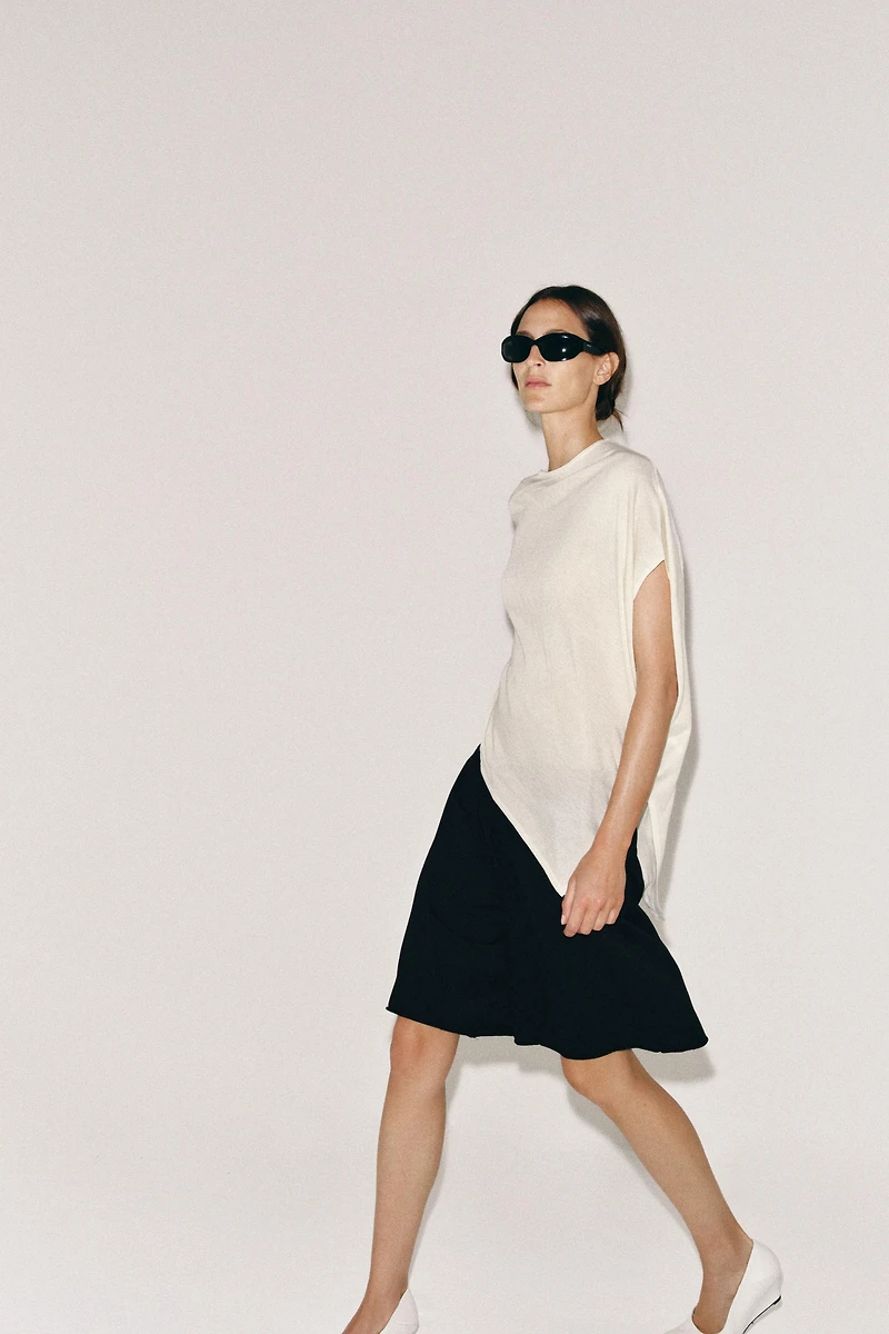 ASYMMETRIC KNIT TOP