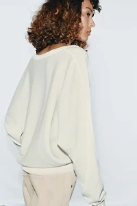 V-NECK KNIT JUMPER