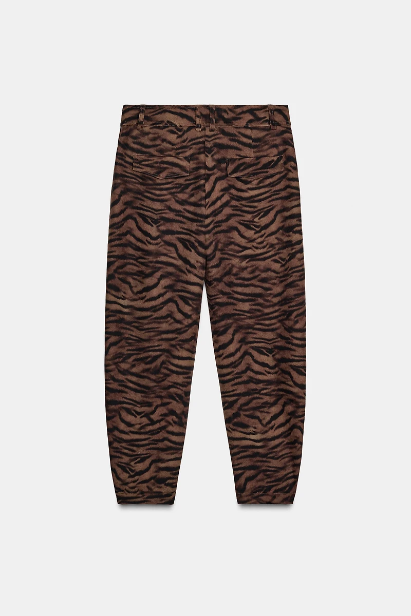 ANIMAL PRINT BARREL PANTS