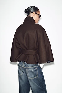 MANTEAU COURT CAPE AVEC LAINE CEINTURE