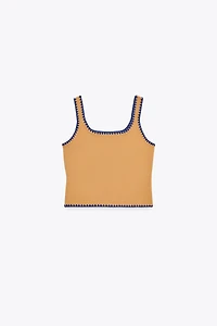 CONTRAST EMBROIDERY KNIT TOP