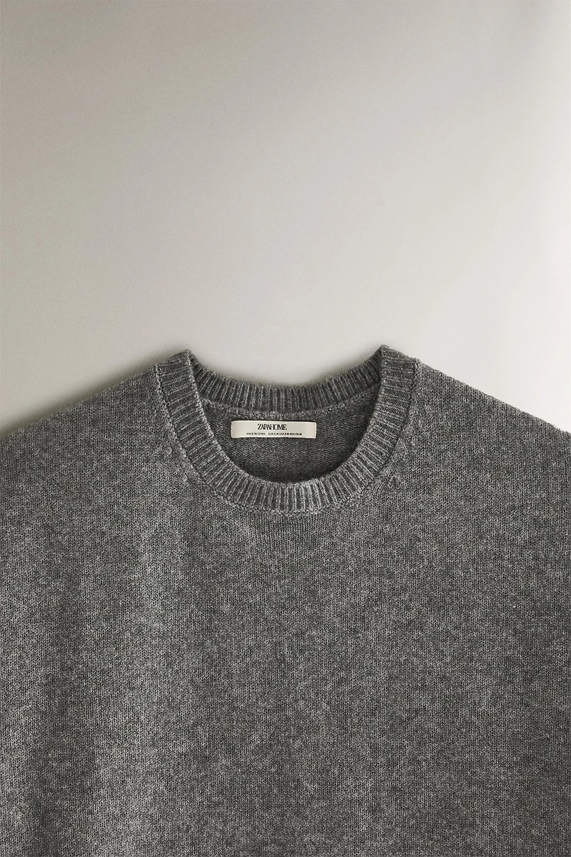 KNIT SWEATER