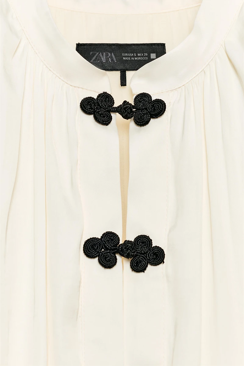 SATIN FROG FASTENING TOP