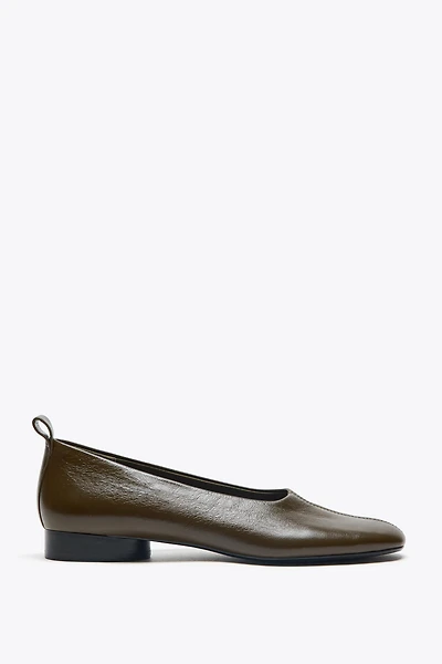 LOW HEELED LEATHER BALLET FLATS