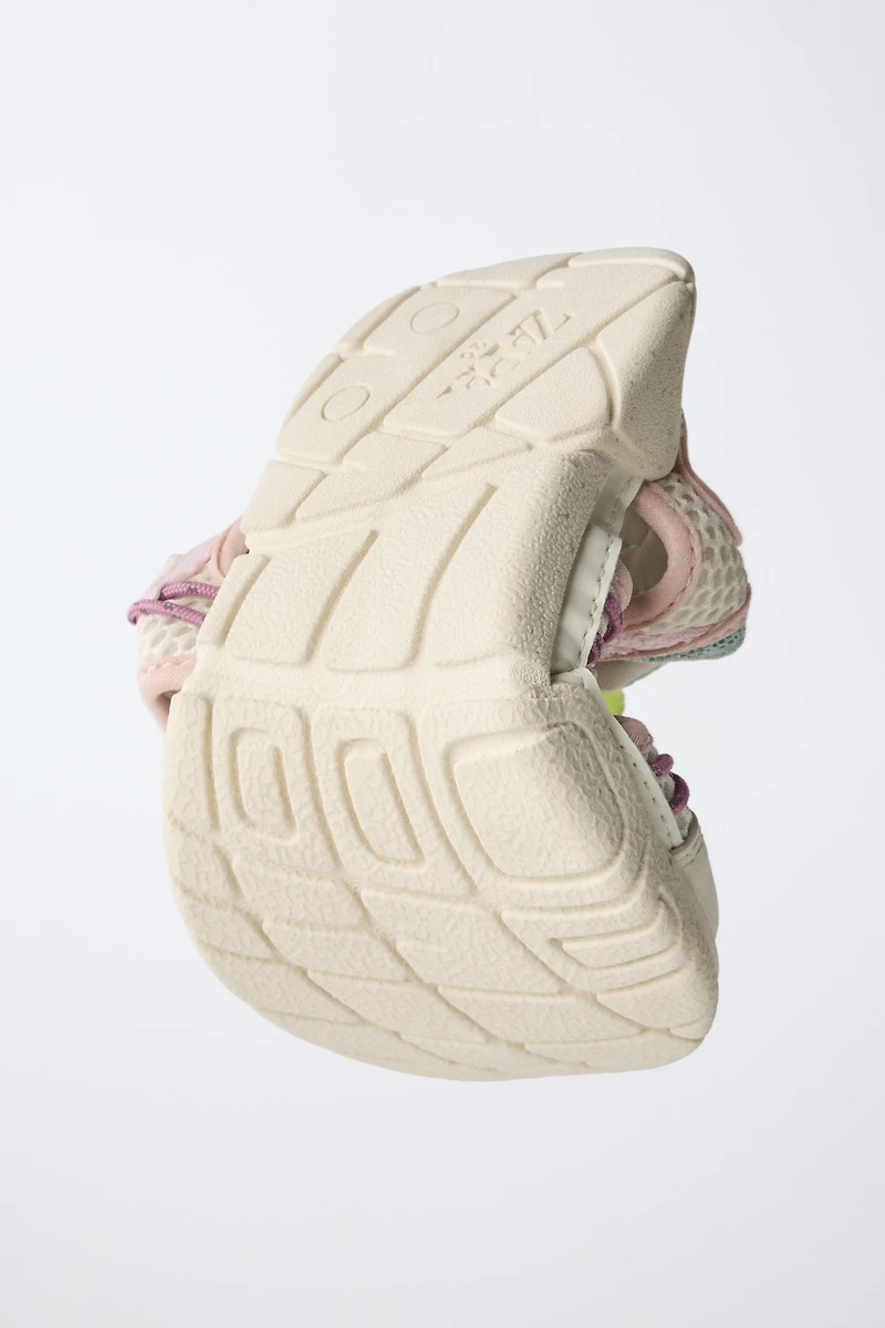 BAREFOOT SNEAKERS WITH CUT-OUTS