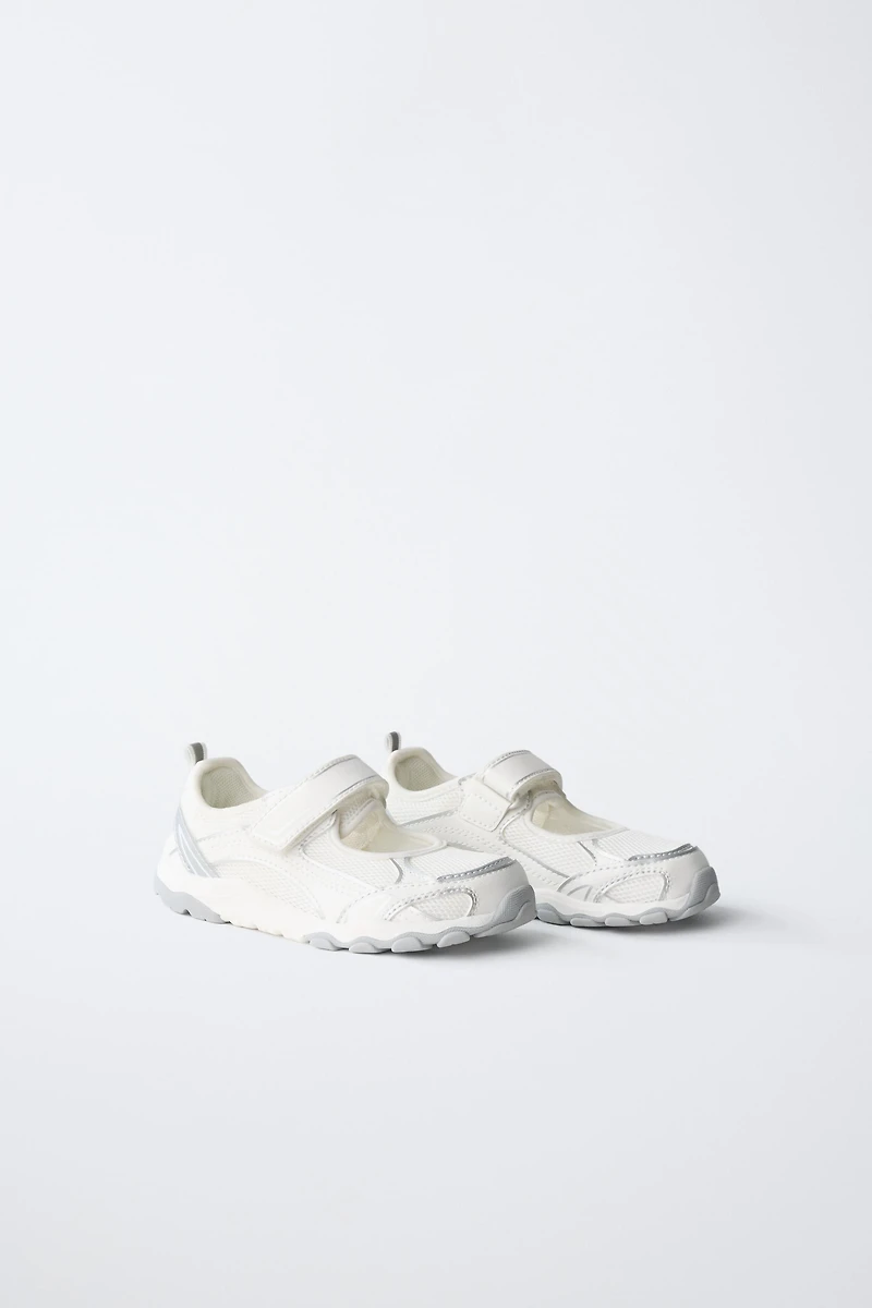 BAREFOOT SNEAKERS