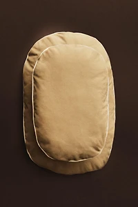 OVAL PET CUSHION WITH PIPING