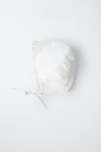 PLAIN LINEN BONNET WITH LACE