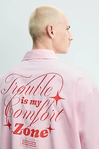 TEXT PRINT BOXY FIT SHIRT