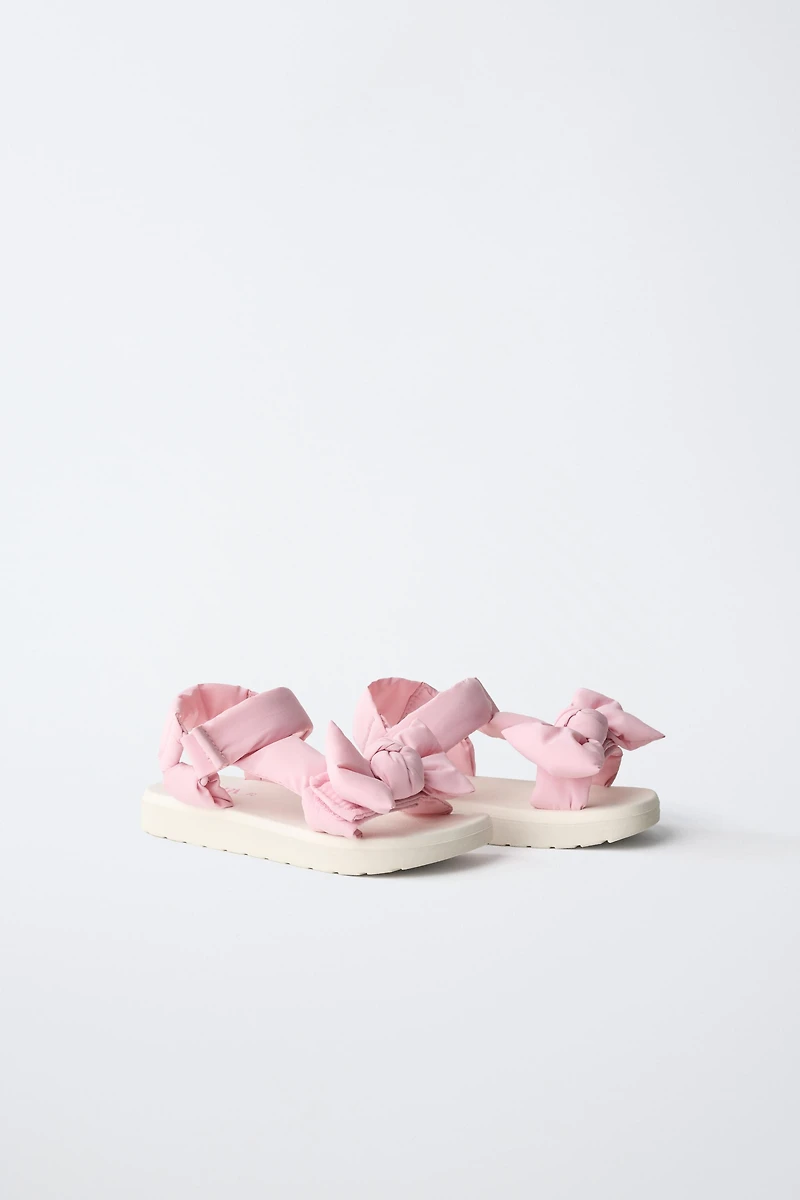 SANDALES MATELASSÉES AVEC NŒUD