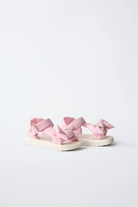SANDALES MATELASSÉES AVEC NŒUD