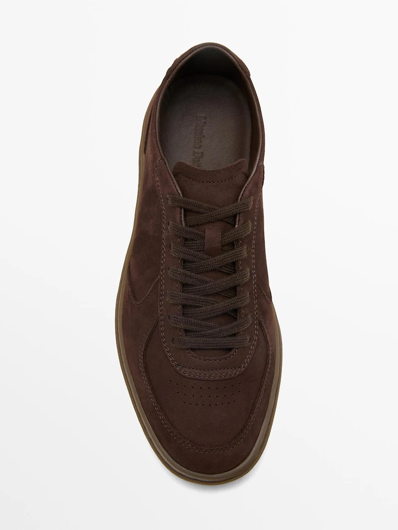 Nubuck trainers with contrast sole