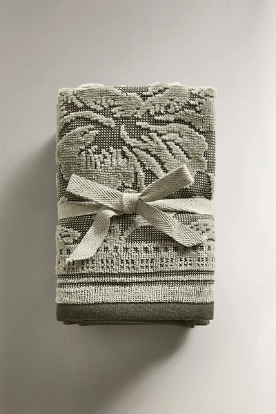SET OF JACQUARD VELOUR FACE TOWELS (SET 3)