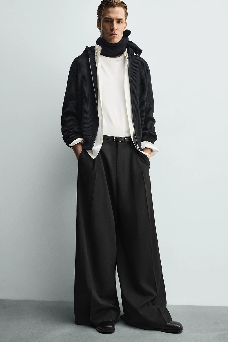 PLEATED WIDE FIT PANTS