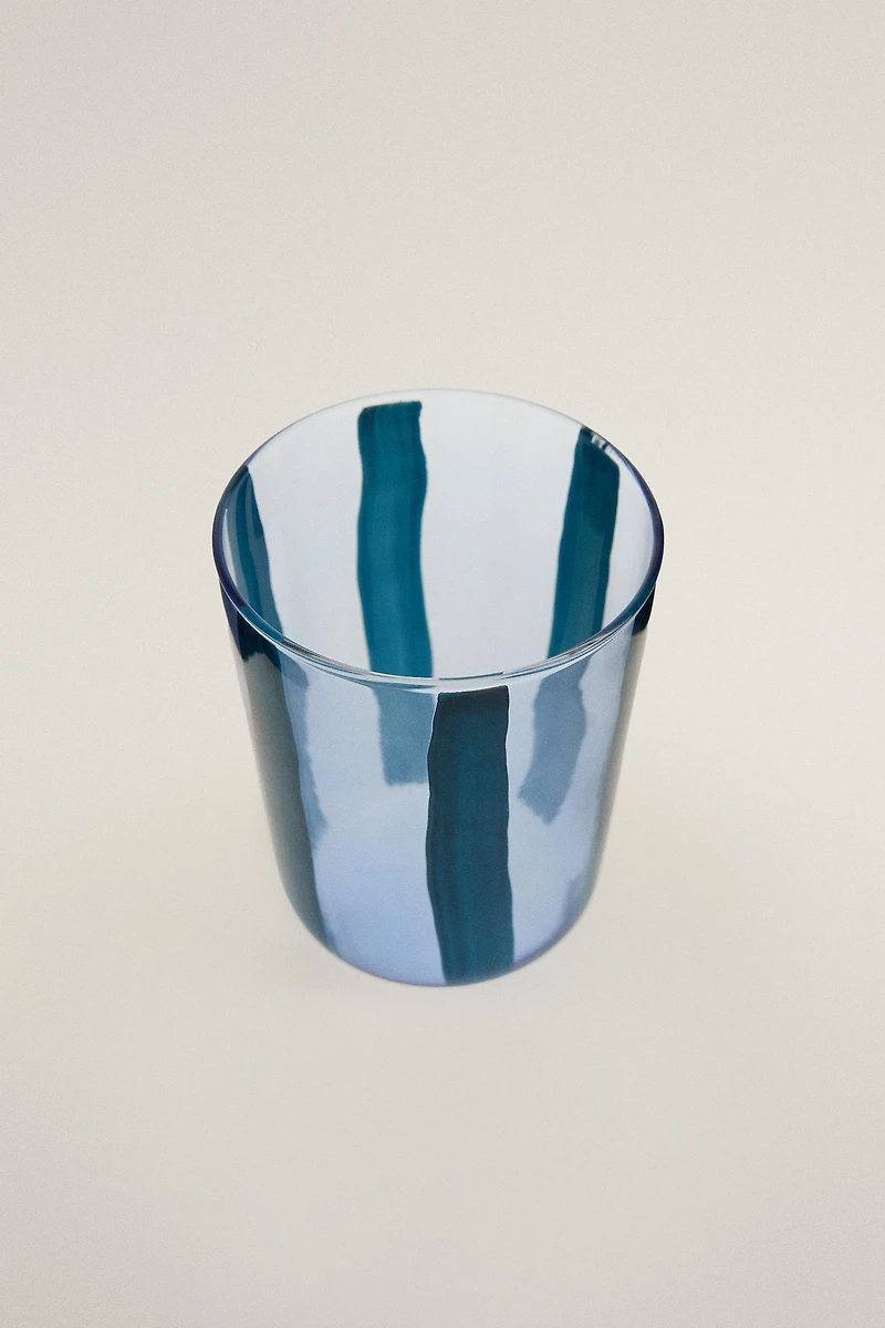 GLASS TUMBLER WITH LINE DESIGN