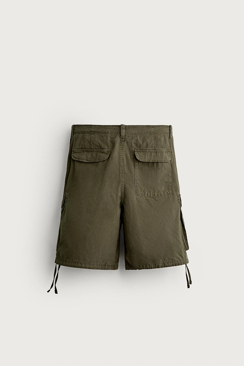 REGULAR FIT CARGO SHORTS WITH TABS