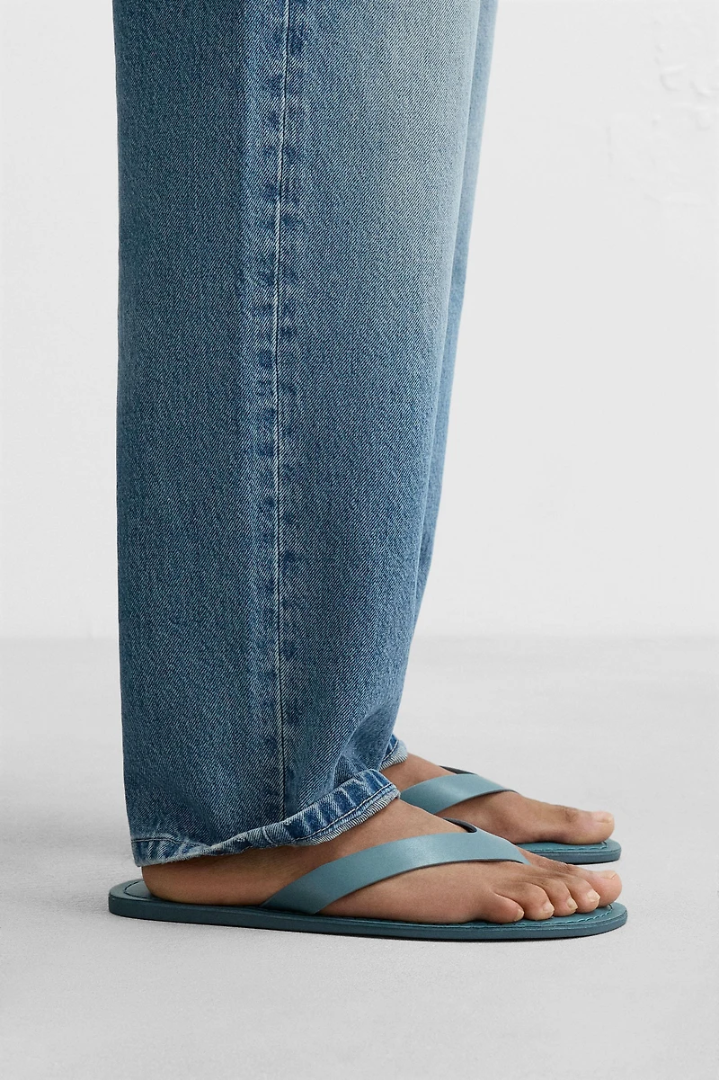 STRAPPY LEATHER SANDALS