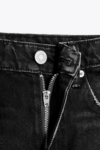 CURVED HIGH-WAISTED DENIM SHORTS